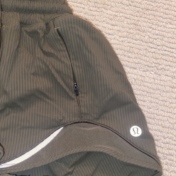 Lulu Lemon shorts - Picture 8 of 8